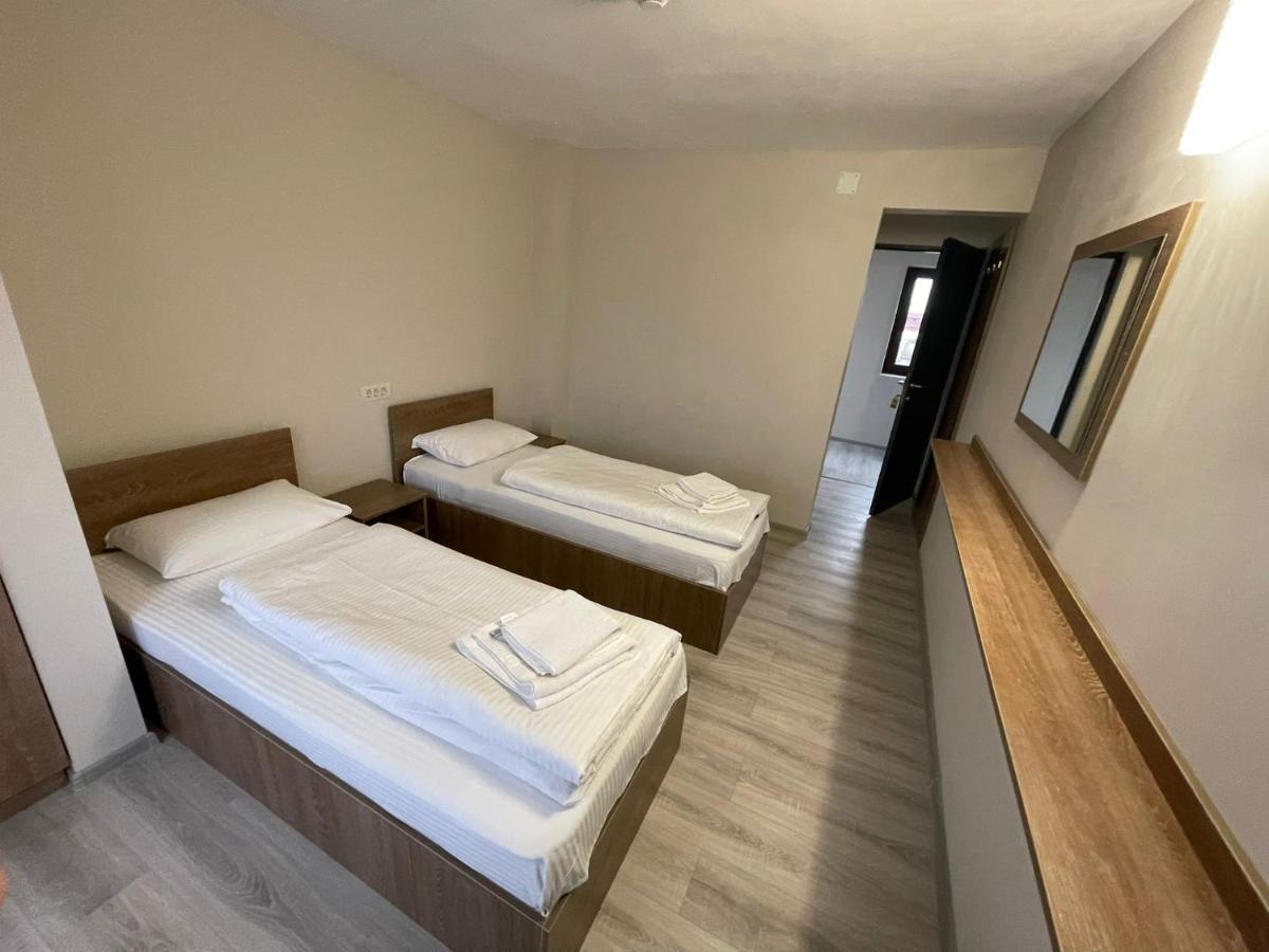 Hotel Le Baron Τιμισοάρα Εξωτερικό φωτογραφία