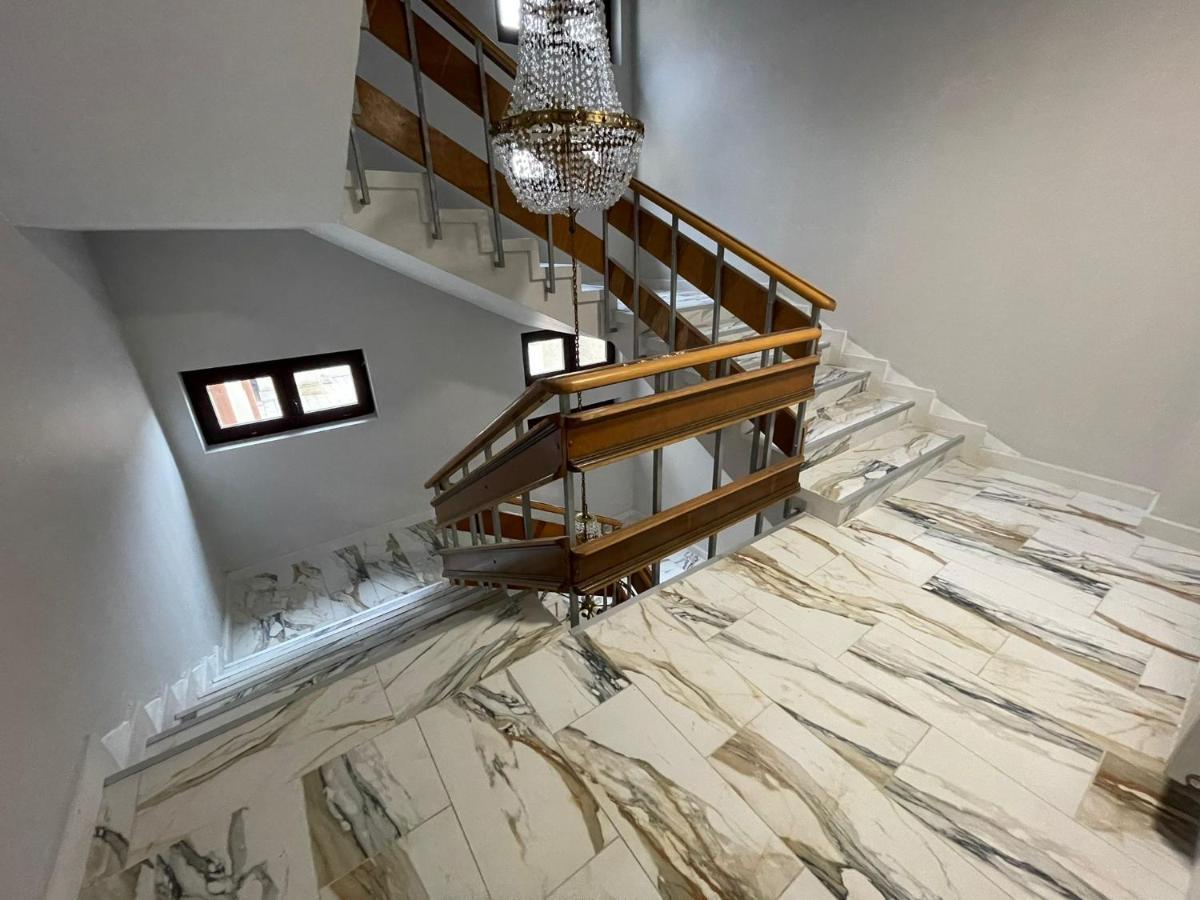 Hotel Le Baron Τιμισοάρα Εξωτερικό φωτογραφία