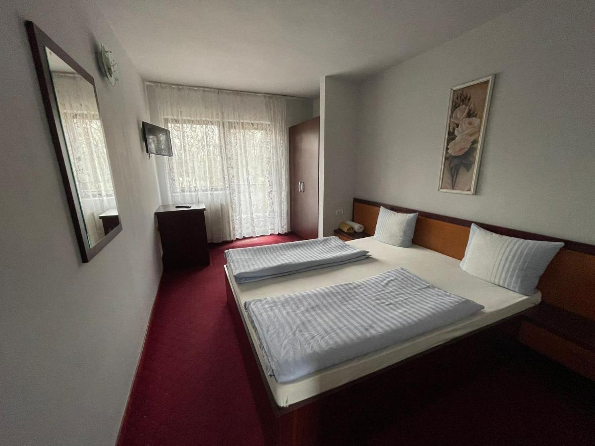 Hotel Le Baron Τιμισοάρα Εξωτερικό φωτογραφία
