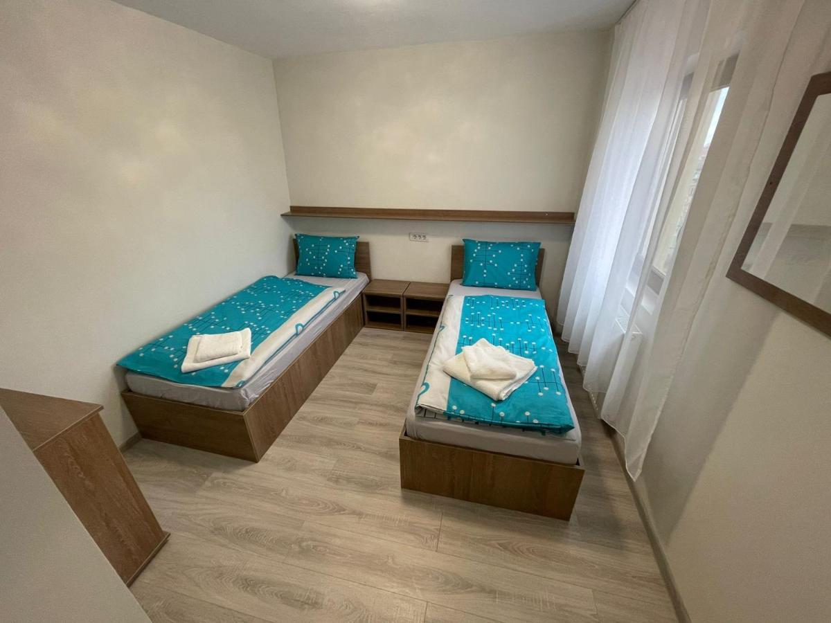 Hotel Le Baron Τιμισοάρα Εξωτερικό φωτογραφία