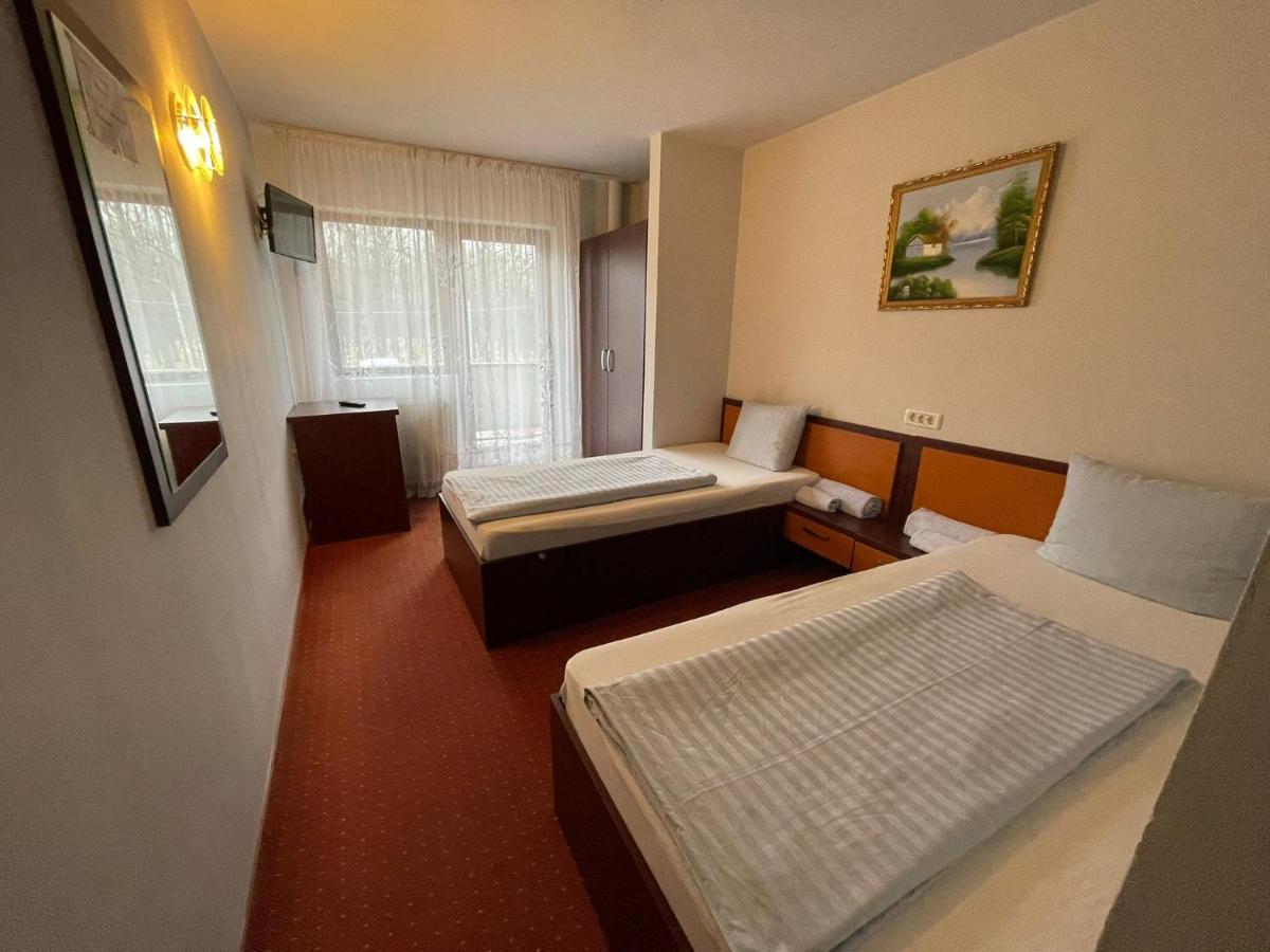 Hotel Le Baron Τιμισοάρα Εξωτερικό φωτογραφία
