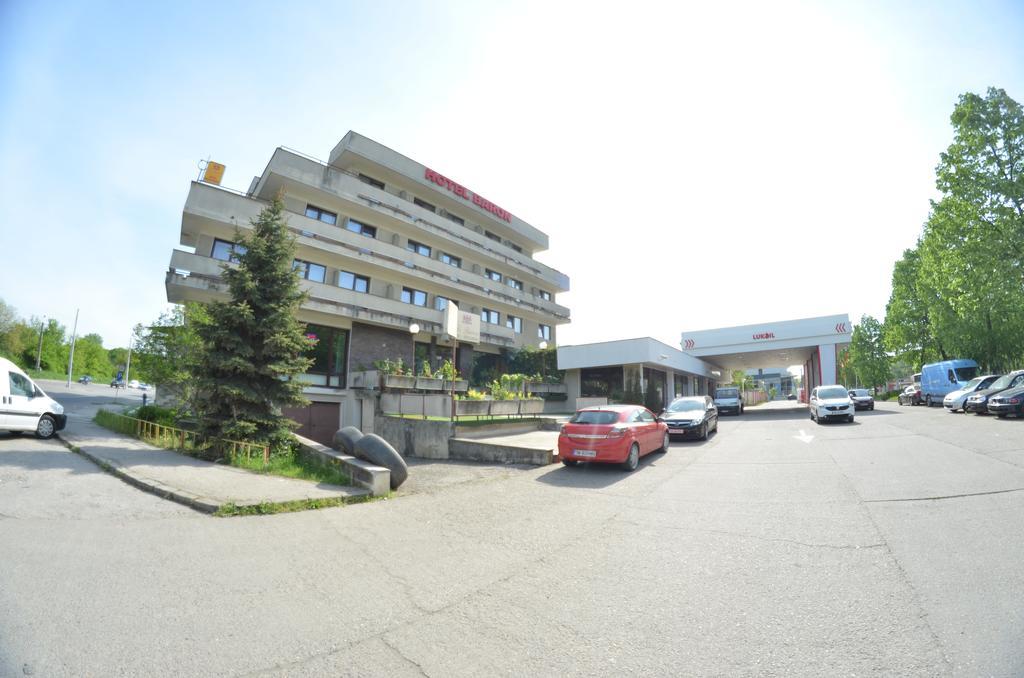 Hotel Le Baron Τιμισοάρα Εξωτερικό φωτογραφία
