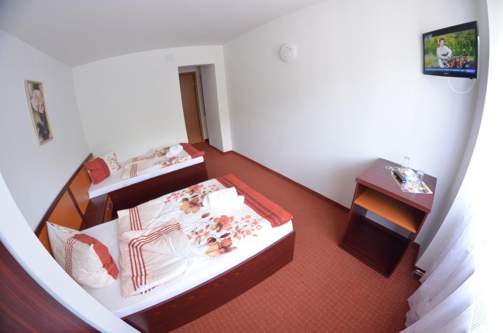 Hotel Le Baron Τιμισοάρα Δωμάτιο φωτογραφία