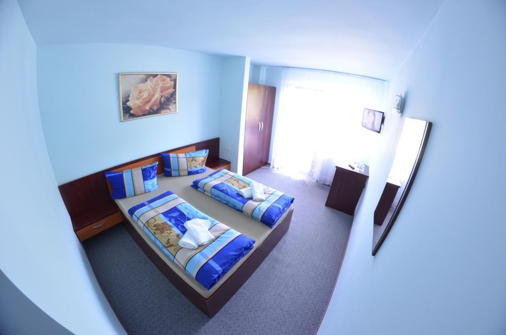 Hotel Le Baron Τιμισοάρα Δωμάτιο φωτογραφία