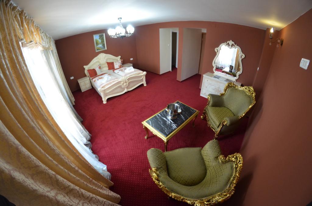 Hotel Le Baron Τιμισοάρα Δωμάτιο φωτογραφία